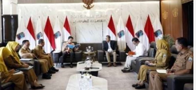 Bupati Lampung Selatan Kawal Pasang Baru Listrik Gratis