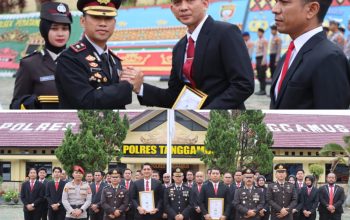 Moment Hari Pahlawan 2025, Puluhan Personel Berprestasi Dapat Penghargaan dari Kapolres Tanggamus