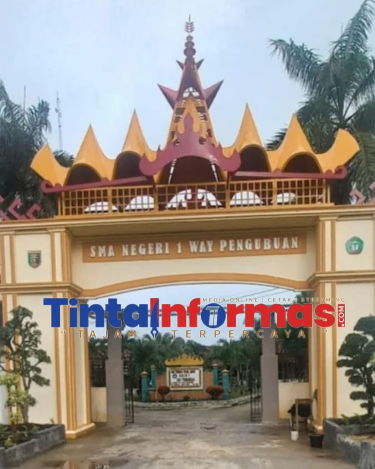 Kepala Sekolah SMAN 1 Way Pengubuan Diduga Jarang Ngantor