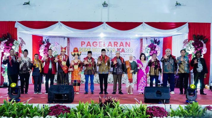 Hadiri Pagelaran Budaya Karo, Gubernur Mirza Ajak Generasi Muda Lestarikan Budaya