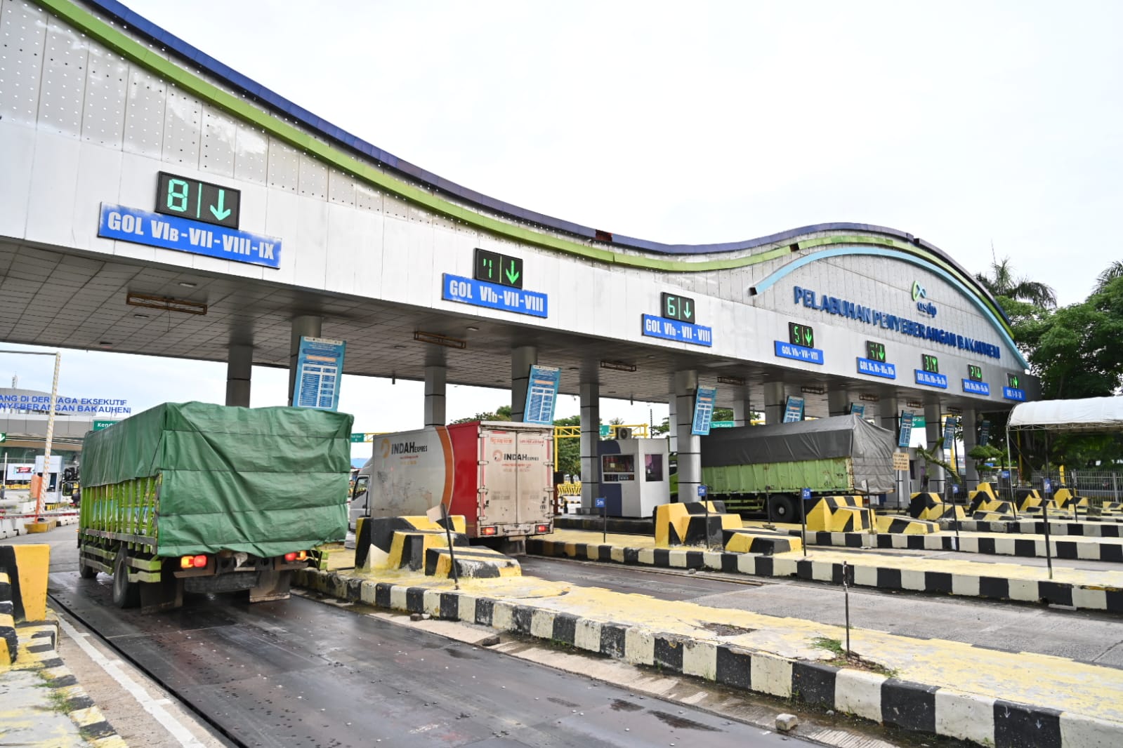 H+4 Hari Raya Natal 3.278 Unit Truk dan 400 Bus Telah Menyeberang Dari Sumatera ke Jawa