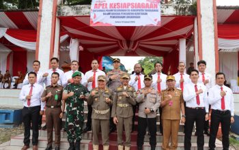 Bupati Tanggamus Berikan Penghargaan kepada 15 Personel Polres Tanggamus