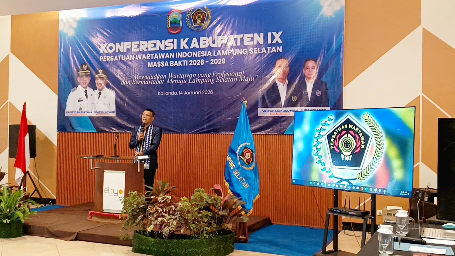 Ketua PWI Lampung Wirahadi Kusumah Tegaskan Profesionalisme Wartawan Pada Konferkab IX PWI Lampung Selatan