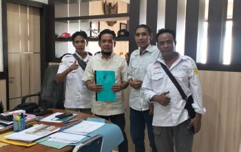 PPWI Mukomuko Dampingi Desa Pauh Terenja Ajukan Data Jalan Rusak ke Dinas PUPR, Perbaikan Dijanjikan Tahun 2027