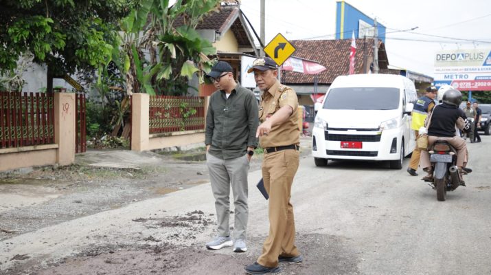 Gubernur Mirza Tinjau Pemeliharaan Jalan Provinsi di Ruas Jalan Pattimura, Metro dan Ruas Jalan Metro – Kota Gajah