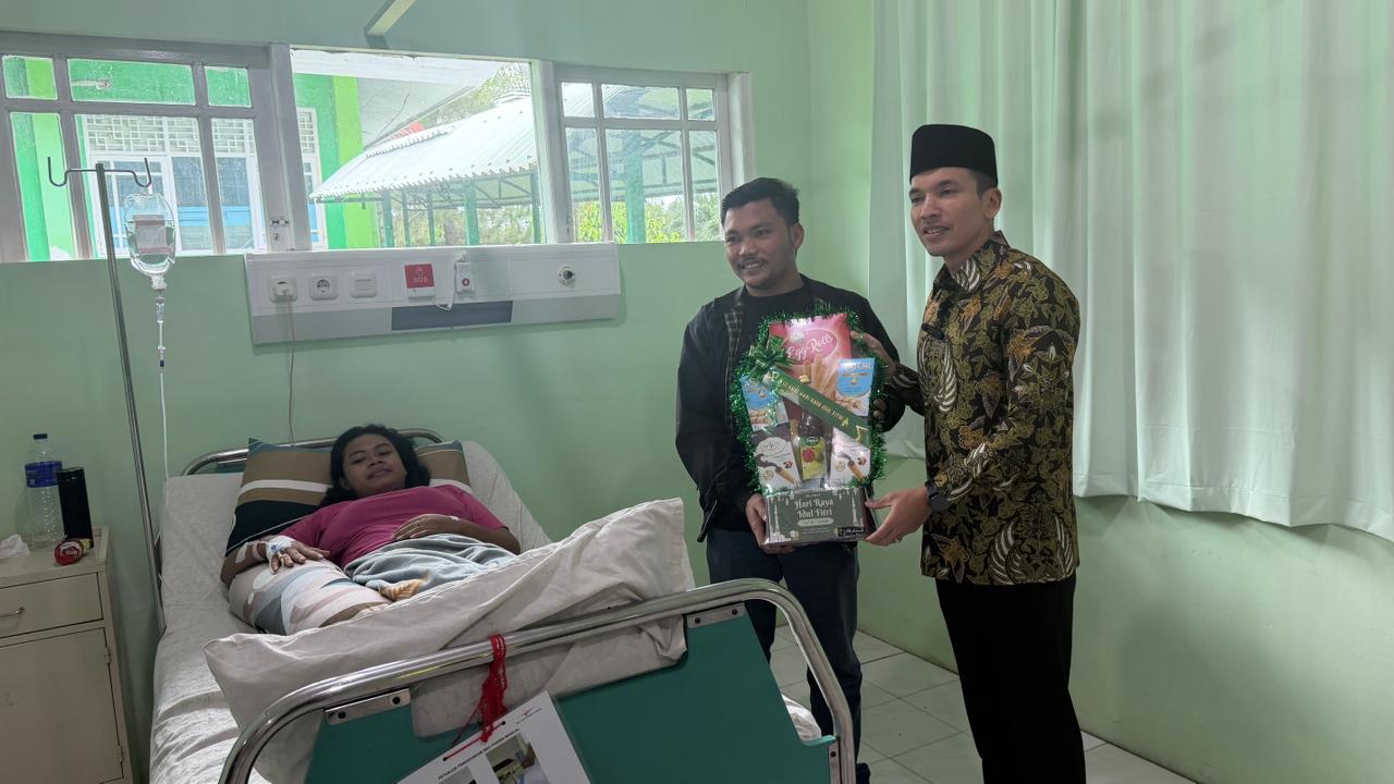 Agenda Rutin di Dapil, Muhammad Kadafi Sambangi Pasien RS Bintang Amin