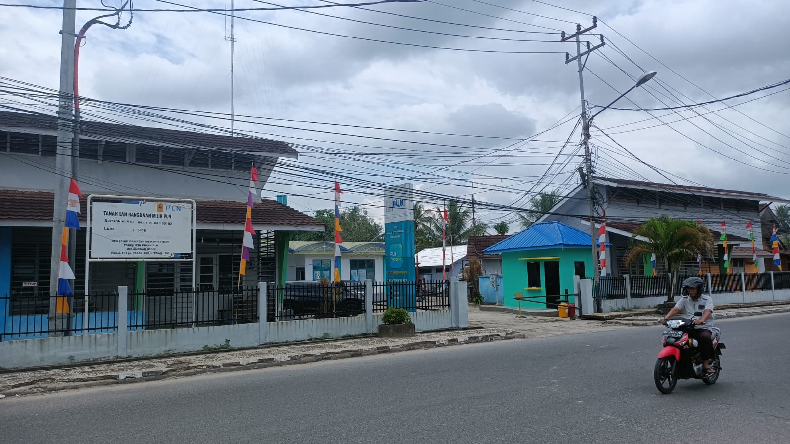 Kinerja PLN di OKI Dinilai Tidak Maksimal, Listrik Tak Stabil Bikin Banyak Alat Elektronik Rusak