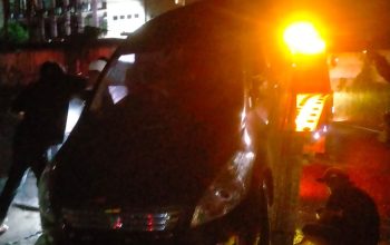 Minim Penerangan dan Pembatas Jalan Sempit, Sebuah Mobil Terbalik di Jalan Pangeran Senopati Raya Belakang Kampus Itera