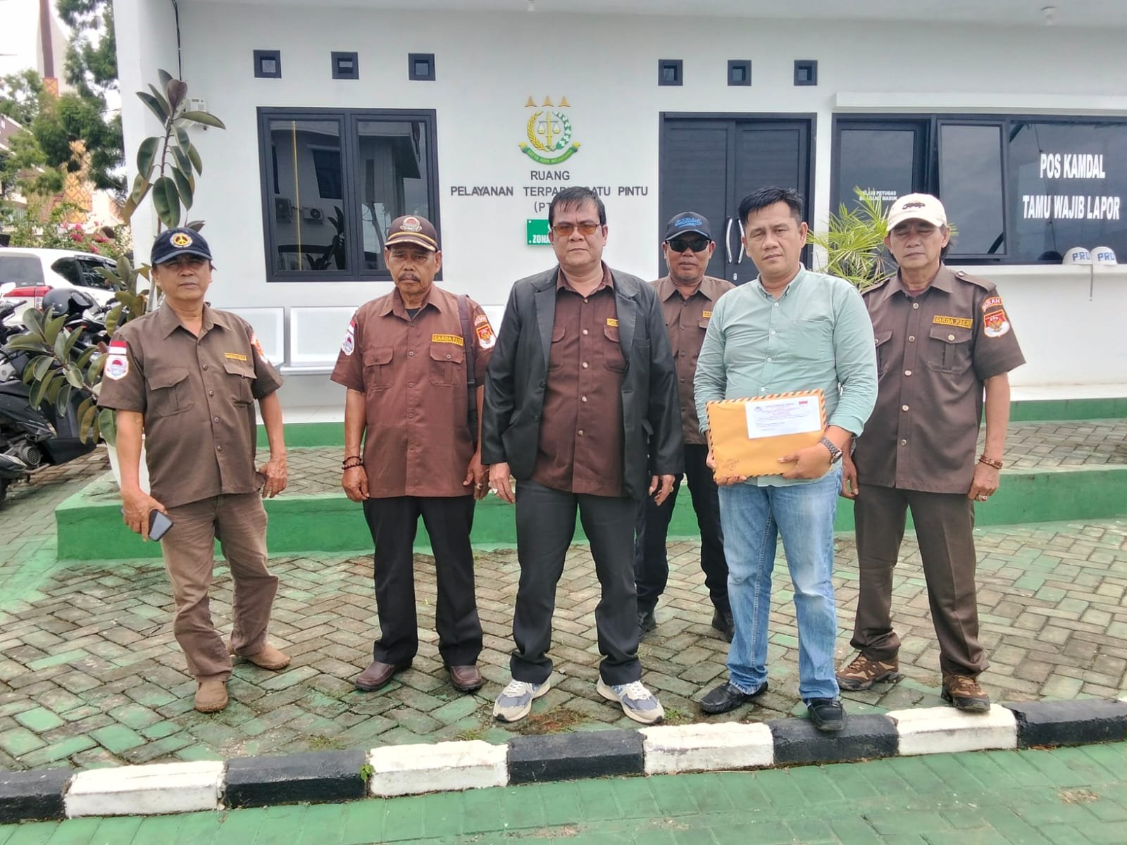 Pengadaan Bantuan Elektronik Dari Kemendiknas secara Nasional Dijadikan Bahan Bancakan Oleh Disdik Kabupaten Pesawaran