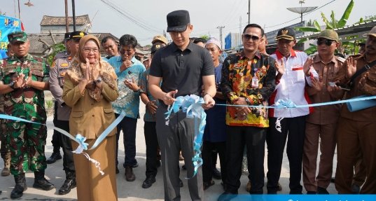 Jalan Mulus, Ekonomi Tumbuh: Bupati Egi Resmikan Akses Bumi Daya-Trimomukti, UMKM Singkong Ikut Terdongkrak