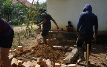 Progres Pembangunan MCK TMMD Ke-128 Terus Berjalan di Desa Pematang Sukatani