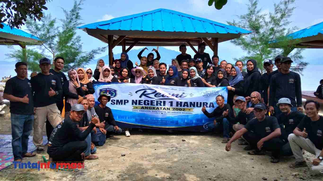 Alumni SMPN 1 Hanura Angkatan 2001/2002 Gelar Reuni Setelah 24 Tahun Berpisah