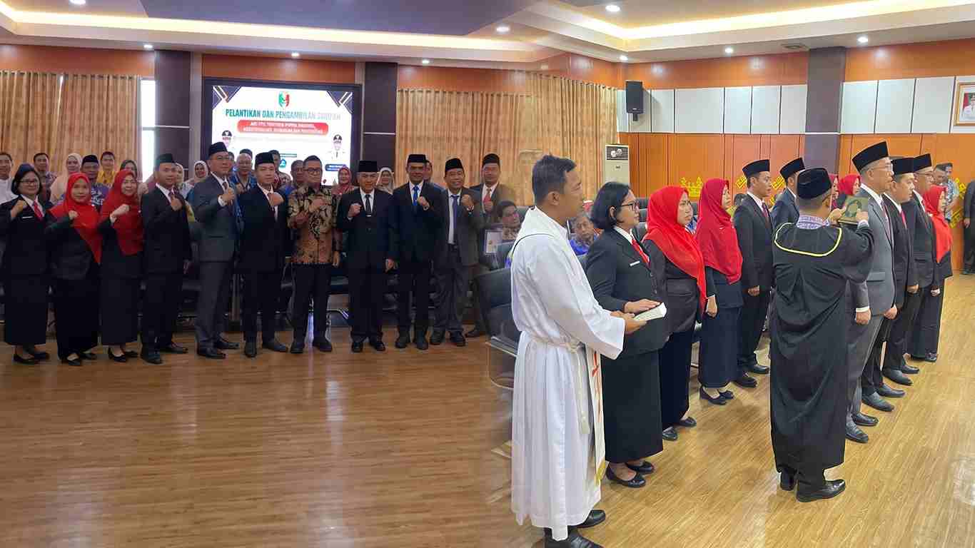 Bupati Tanggamus Lantik Pejabat Baru, Tekankan Amanah dan Penguatan Ekonomi