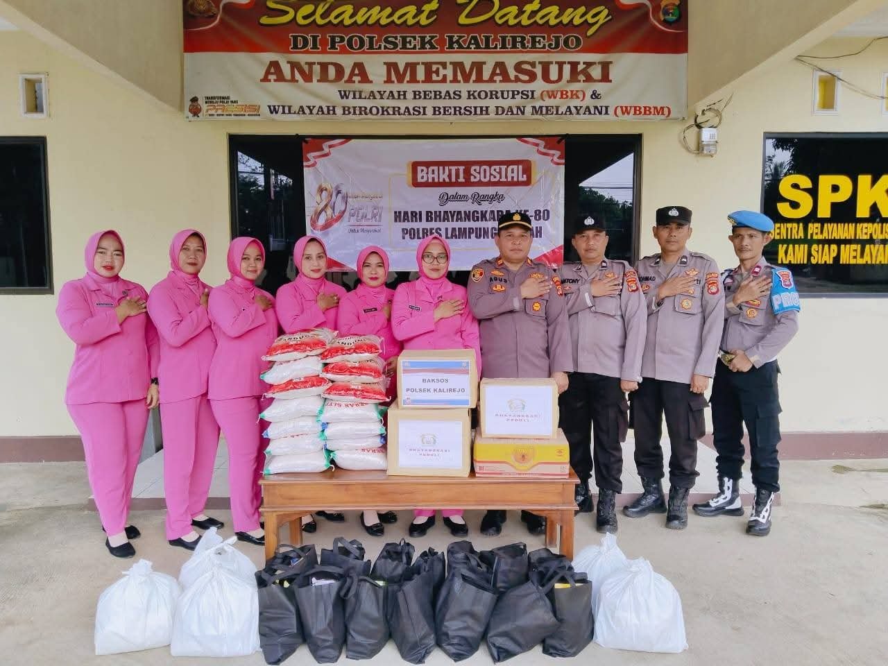 Sambut HUT Bhayangkara ke-80, Polsek Kalirejo & Bhayangkari Gelar Anjangsana dan Bakti Sosial