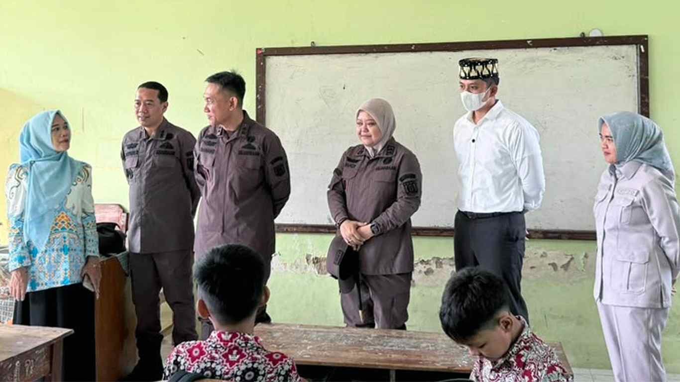Bupati Lampung Selatan dan Kajati Lampung Tinjau Program Makan Bergizi Gratis