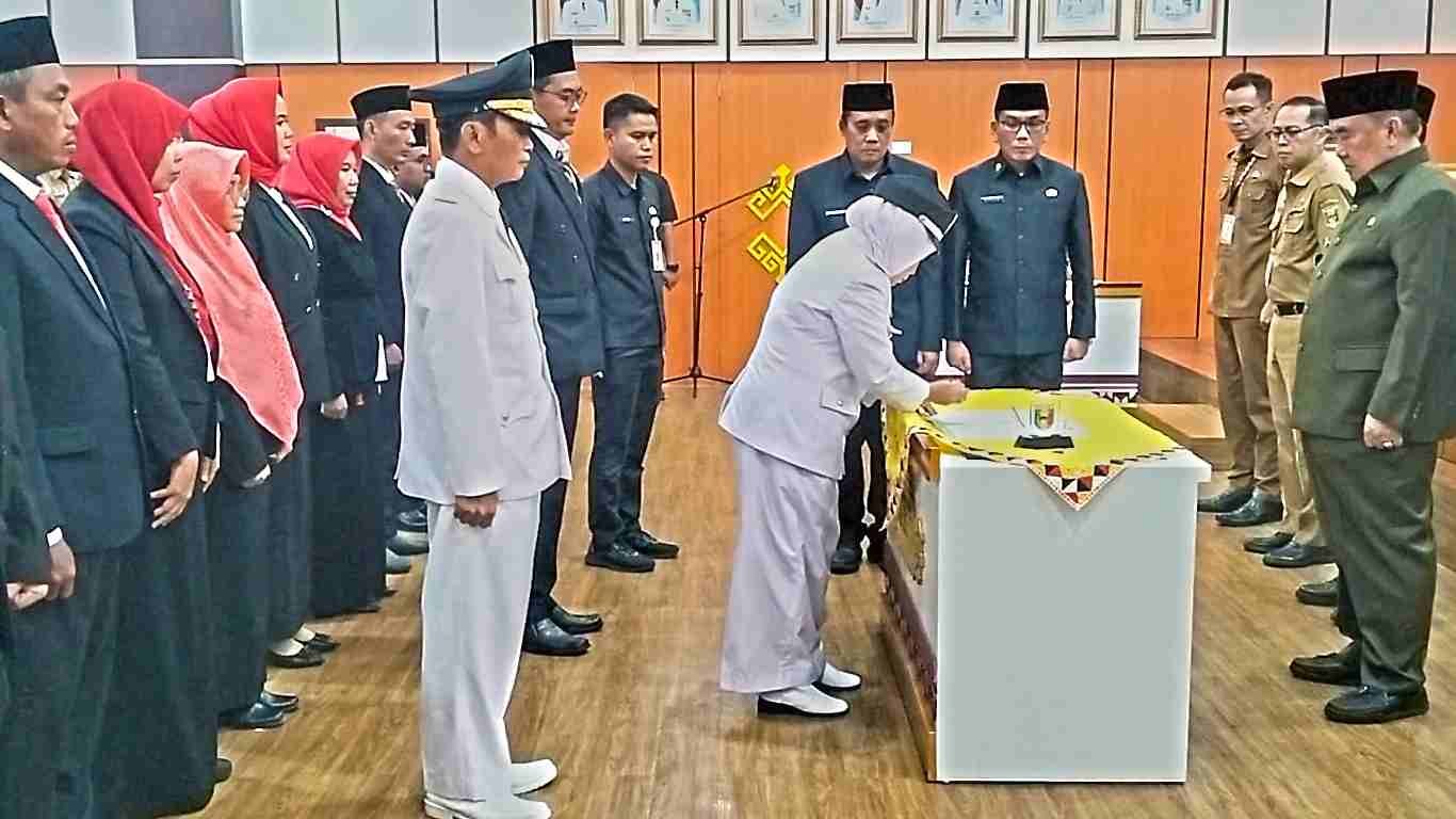 Bupati Tanggamus Lantik 12 Pejabat Administrator dan Pengawas, Tekankan Profesionalisme dan Pelayanan Publik