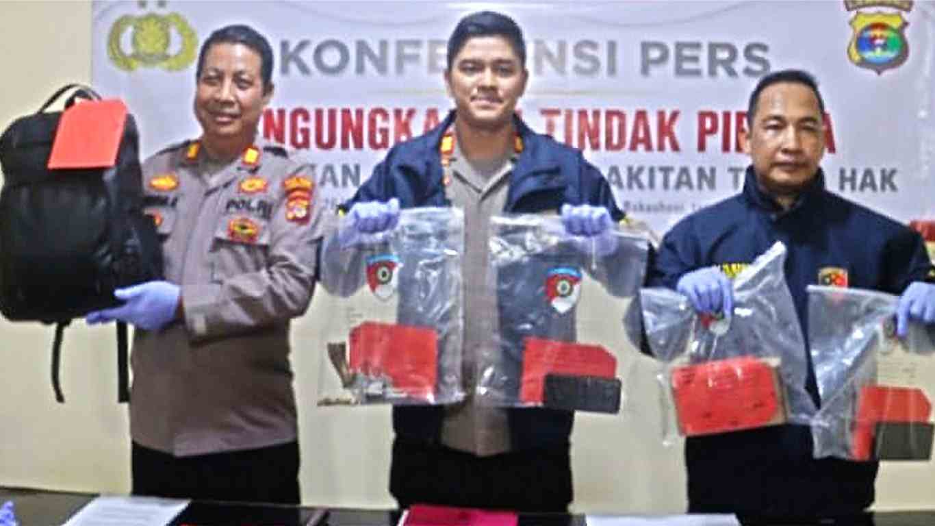 Polsek Bakauheni Gagalkan Penyelundupan Senjata Api Rakitan ke Pulau Jawa