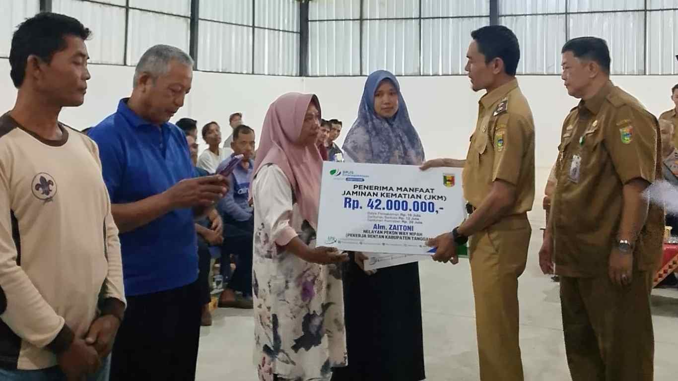Wabup Agus Suranto Dorong Nelayan Manfaatkan KUR dan BPJS Ketenagakerjaan