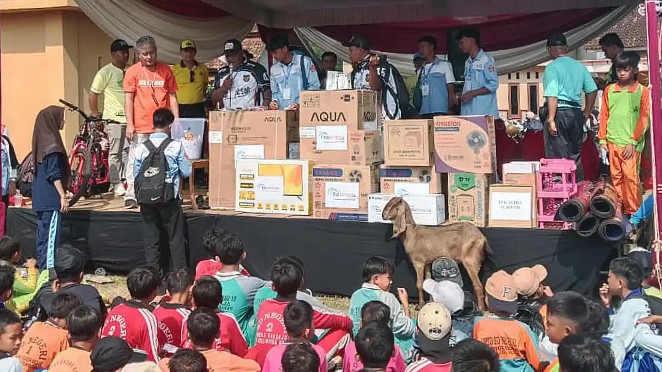 Berhadiah TV hingga Kambing, Ratusan Warga Sekampung Udik Tumpah Ruah Ikuti Jalan Sehat HUT RI ke-81