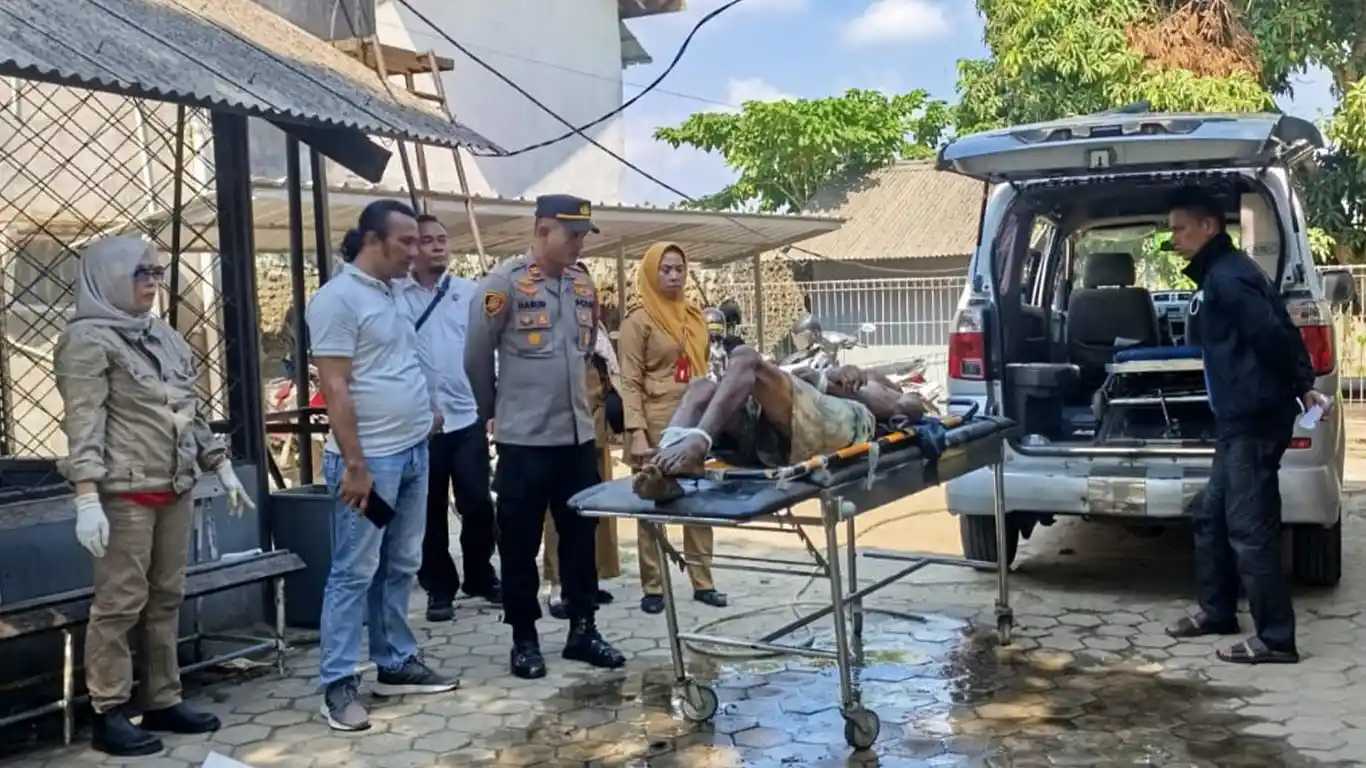 Pria Diduga ODGJ Ditemukan Meninggal di Parit Jalan Lintas Barat Tanggamus
