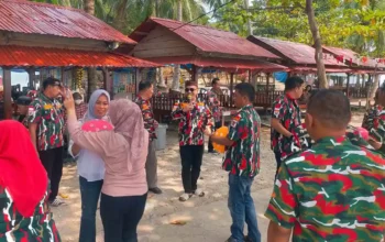 Rayakan HUT ke-81 RI, LMP Lampung Selatan Gelar Silaturahmi di Pantai Semukuk