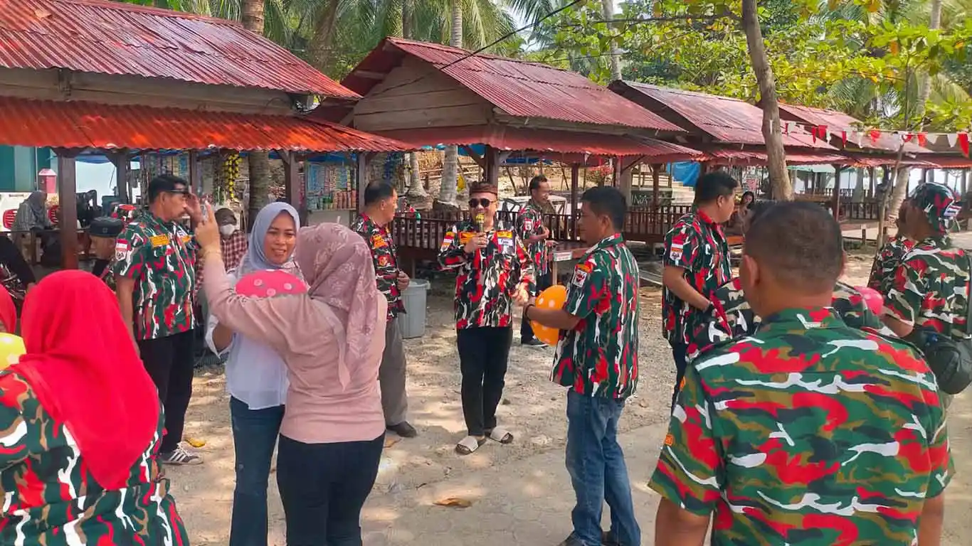 Rayakan HUT ke-81 RI, LMP Lampung Selatan Gelar Silaturahmi di Pantai Semukuk