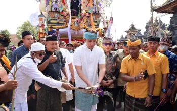 Ribuan Warga Padati Ngaben Massal Balinuraga, Bupati Egi Tegaskan Komitmen Lestarikan Warisan Budaya