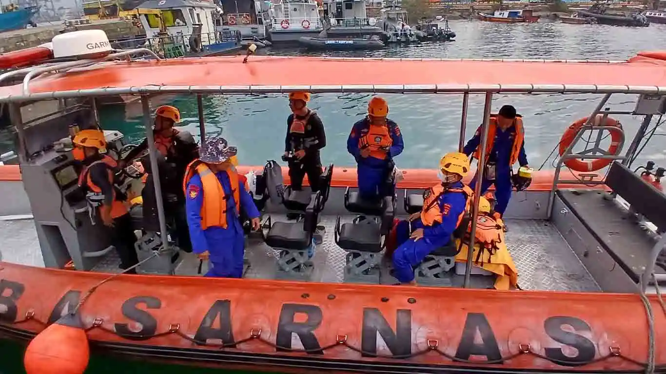 Lima Wartawan dan Tiga Kru Kapal Hilang Kontak, Pencarian Diperluas di Selat Sunda