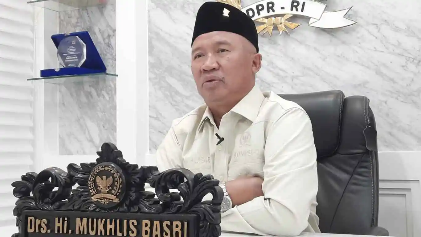 Mukhlis Basri Minta Warga Lampung Waspada Abu Vulkanik Anak Krakatau