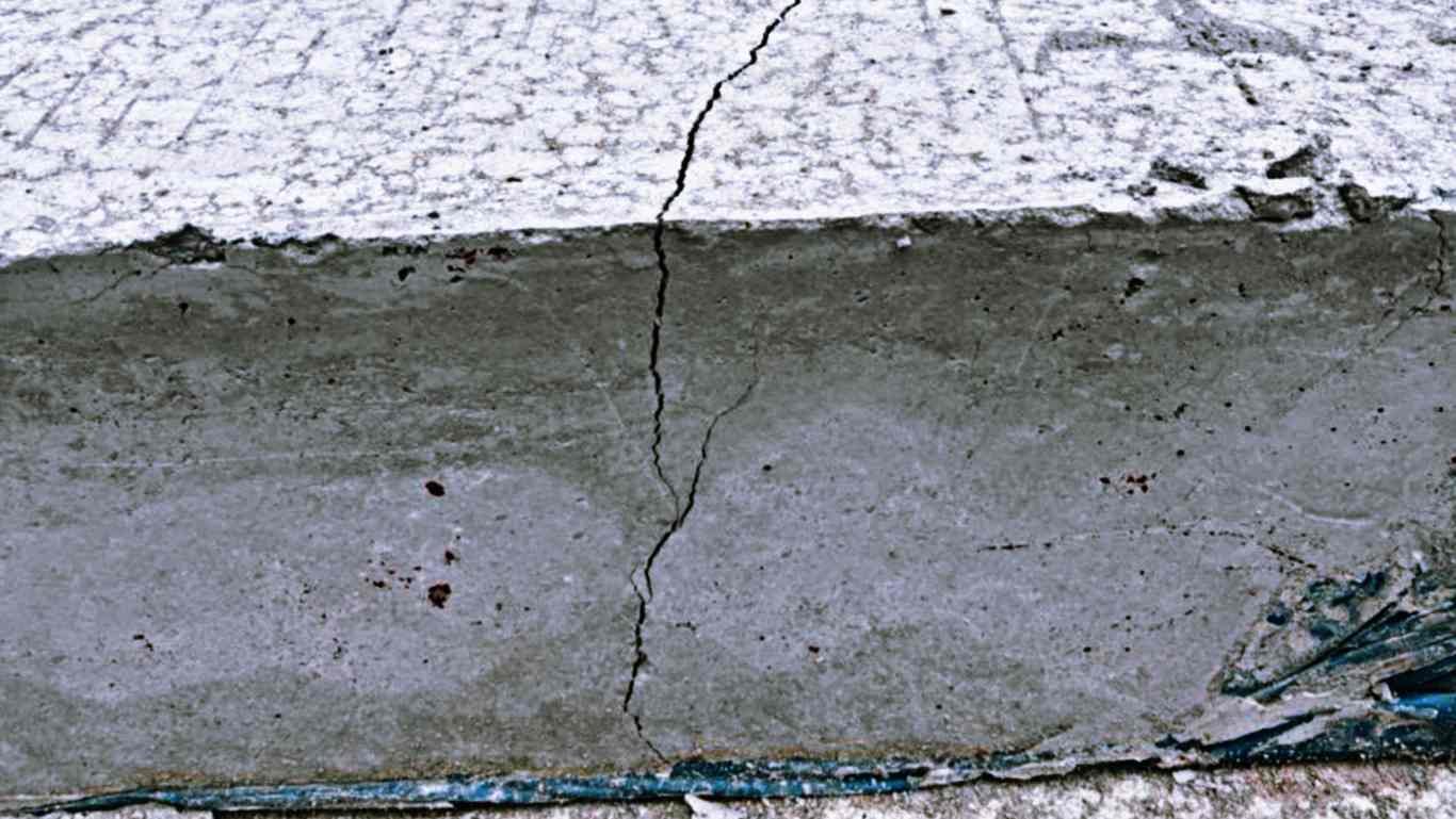 Karya Seni Beton Retak di Lampung Timur, Habiskan Anggaran APBD Rp61,7 Miliar