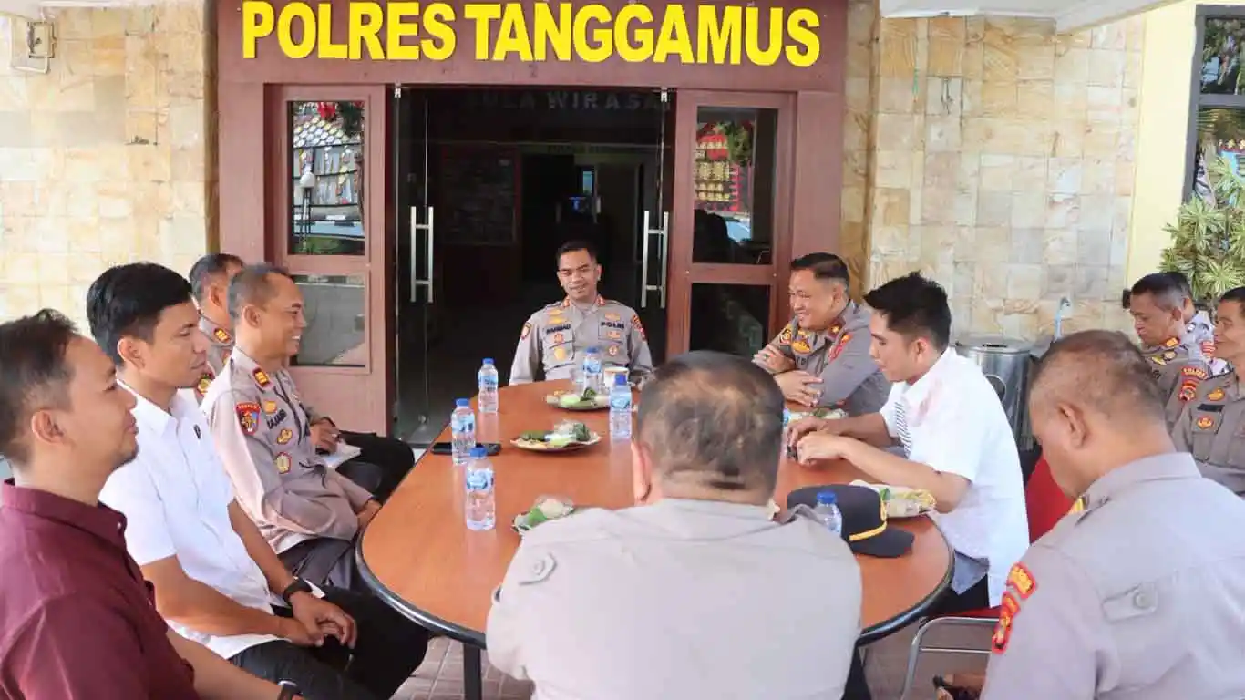 Polres Tanggamus Siagakan Personel di Titik Rawan Macet dan SPBU