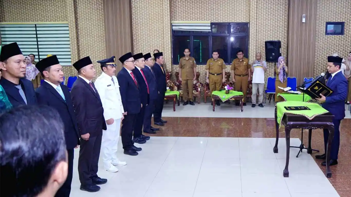 Bupati Pringsewu Lantik Delapan Pejabat Administrator, Tekankan Integritas dan Pelayanan Publik