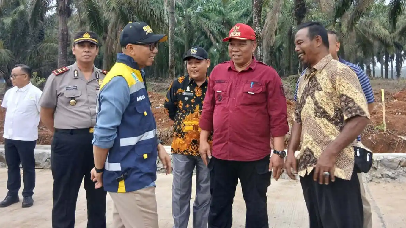 Gubernur Lampung Tinjau Jalan Rigid Beton Selagai Lingga, Warga Harapkan Kualitas Pembangunan Terjaga