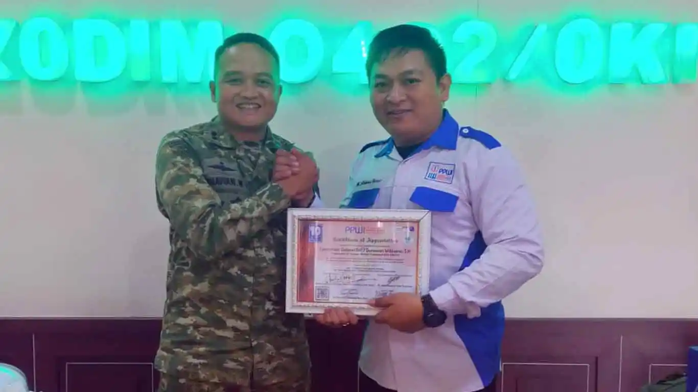 PPWI Anugerahkan Penghargaan Mitra Strategis Kepada Dandim 0402 OKI-OI