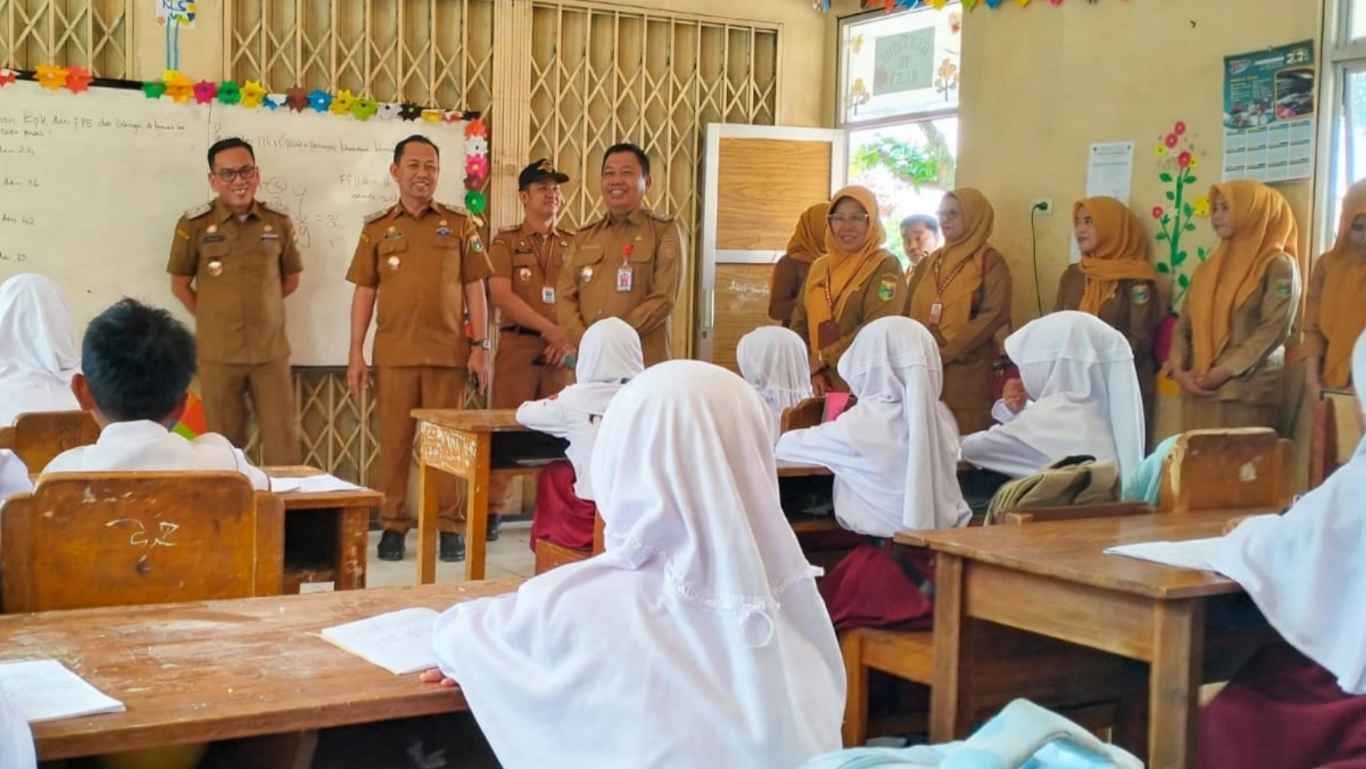 Sekda Tanggamus Evaluasi Pemerintahan dan Pelayanan Publik di Kotaagung Barat