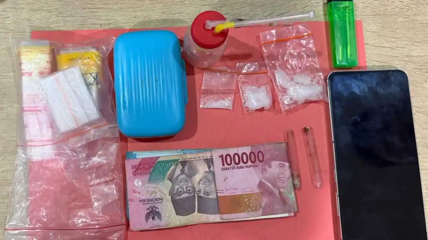 Polisi Amankan Pria di Penengahan, Tiga Paket Diduga Sabu Disita