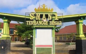 SMAN 1 Terbanggi Besar Larang Siswa Bawa HP, Berbeda dengan Kebijakan Pemprov Lampung