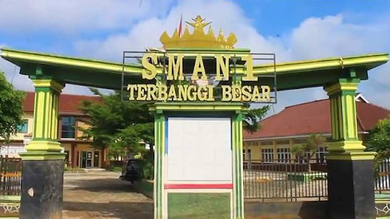 SMAN 1 Terbanggi Besar Larang Siswa Bawa HP, Berbeda dengan Kebijakan Pemprov Lampung