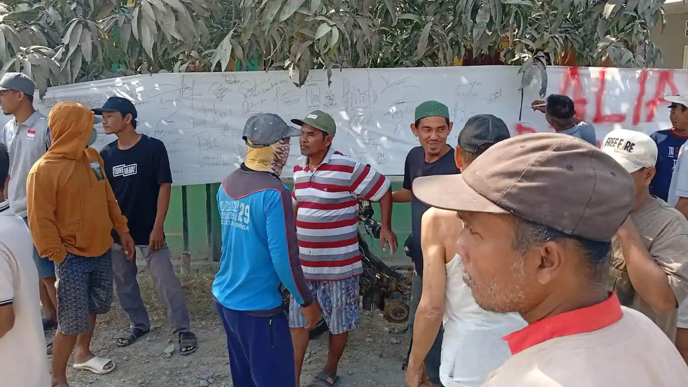 Warga 7 Kampung di Pubian Pasang Portal, Protes Jalan Bandar Sari–Payung Rejo Batal Dibangun